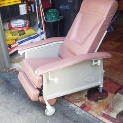 3 Position Recliner With Feediing Tray
