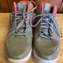 Men’s Reebok tennis shoes