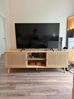 Entertainment center