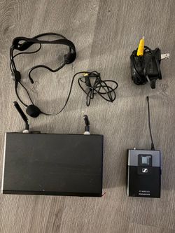 Sennheiser XSW 2-ME3 Wireless Headworn Microphone System - A Range