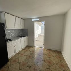 1 Bed 1 Bath - Apartment