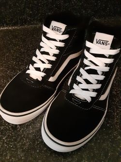 Vans womens 7.5 Great Condition 