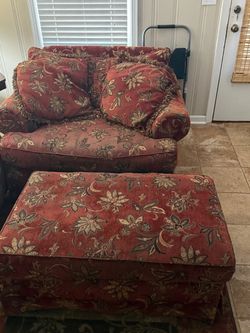 FREE Floral Loveseat and Ottoman Set