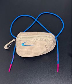 Off-White x Nike (Pouch)