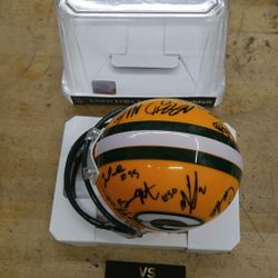 Green bay Packers mini helmet 14 signatures w COA VS certificate of authenticity mint condition. 14 signatures - Jake Anthony Kumerow, Preston Smith, 