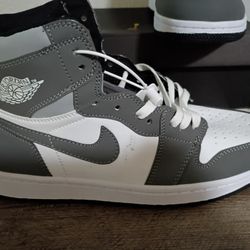 Air Jordan Mid Se