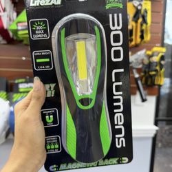 Light 300 MAX Lumens