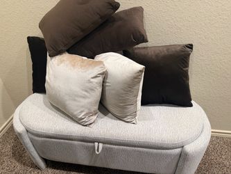 Storage ottoman