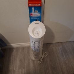 Honeywell Air Purifier Almost New Condition 