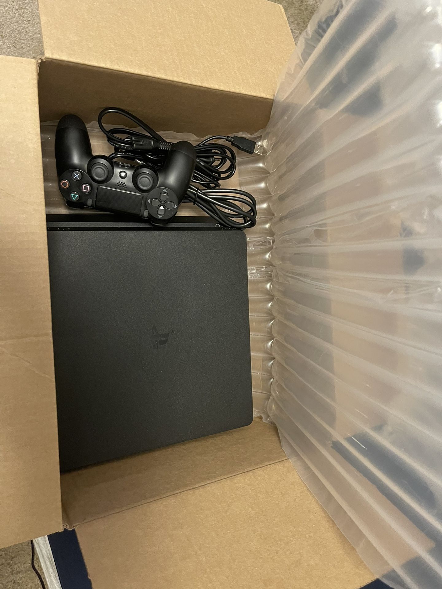 Play Station 4 Slim