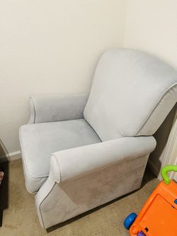 Delta Children Oakley Nursery Glider Swivel Rocker Chair Dolphin Gray for Sale in Roseville CA OfferUp