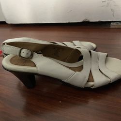 White Heels Size 5 1/2