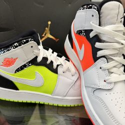 Nike - Air Jordan 1 MID (GS) Big Kids Shoes Size 5Y