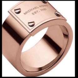 Designer Michael KORS Rose Gold Logo Band Ring size 7 NWOT