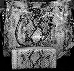 Michael Kors large Satchel w/Wallet