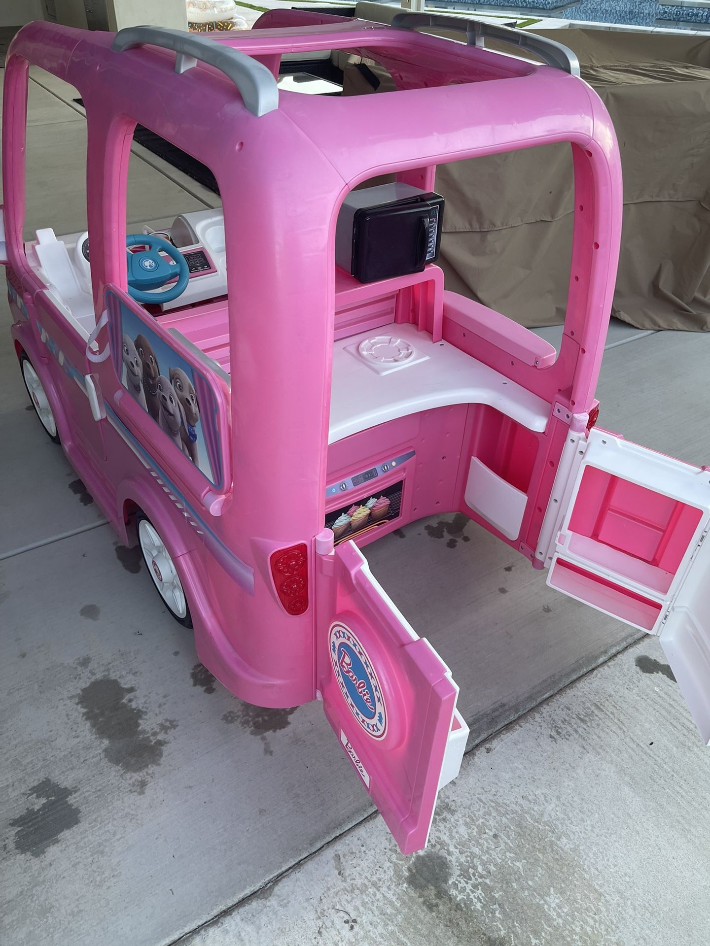 Power Wheels Barbie Dream Camper Battery Powered Ride On with