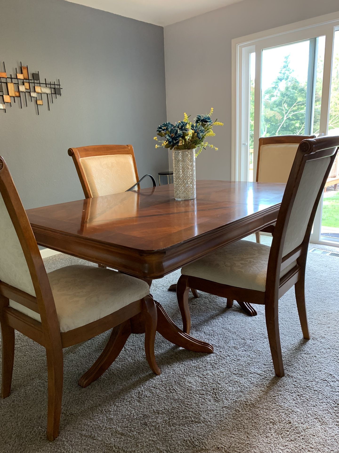 Dining Table With 6 Chairs $80.00 Must Go Asap 