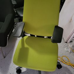 Gesture Desk Chair  Nice Condition