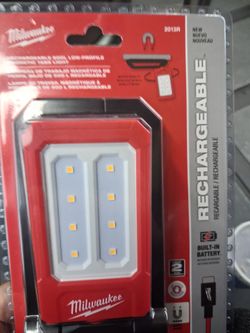 Milwaukee  recharble   500 lumins task light