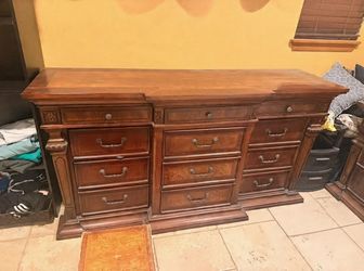 Vintage Solid Wood Bedroom Set - Dresser + 2 Nightstands + Upholstered Bed Frame