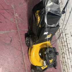 21 in. 150cc Briggs and Stratton 625ex Engine Rear Wheel Drive 2-in-1 Gas Self Propelled Walk Behind Lawn Mower costumer return to Home Depot as is $2