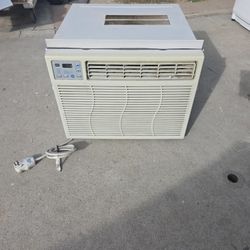 GE Air Conditioner 14,200 BtU