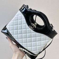 60% discount off! white CHANEL crossbody bag(4133)