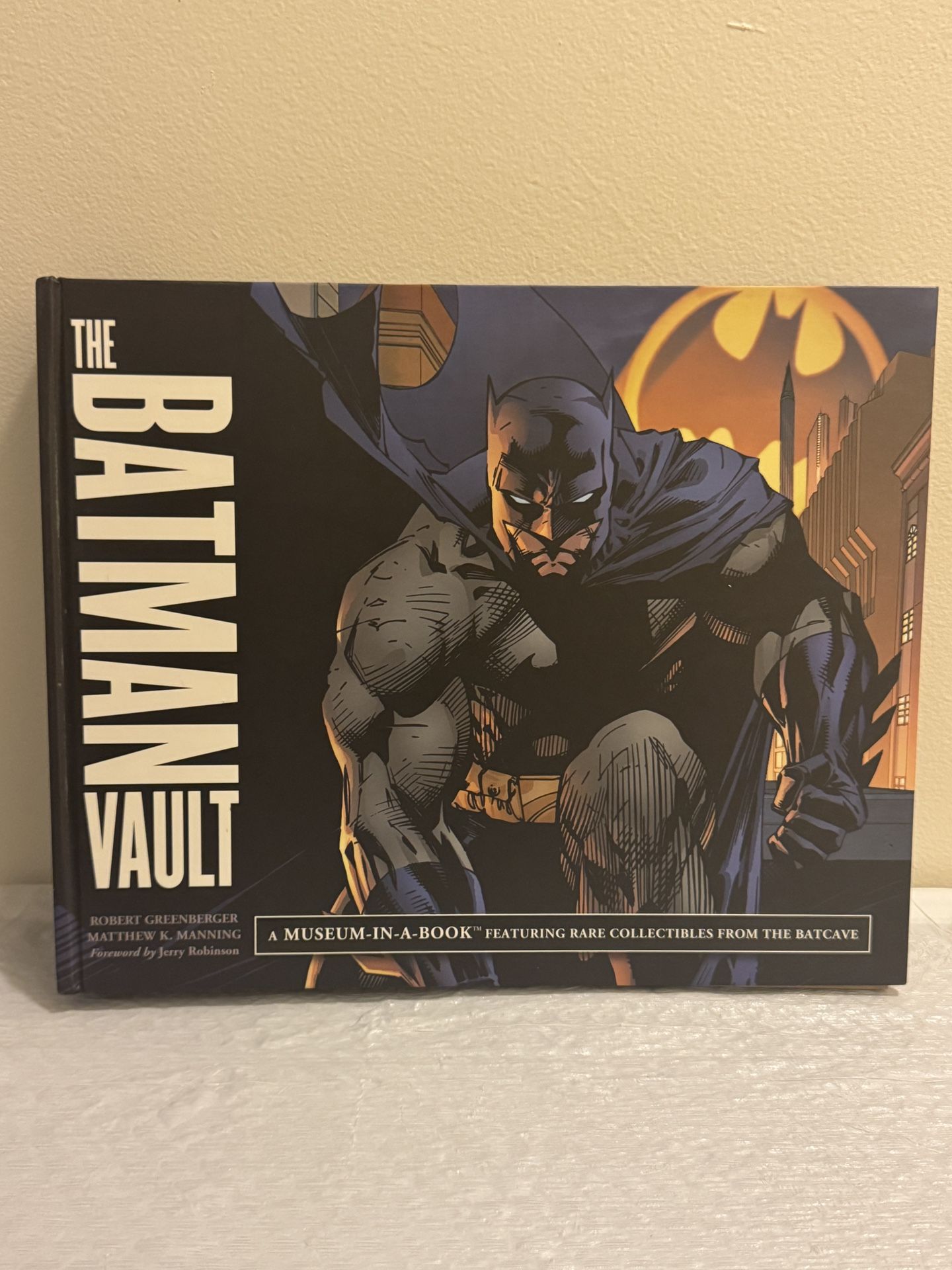 The Batman Vault: Museum-In-A-Book w/ Rare Collectibles * BRAND NEW
