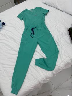 Figs scrubs set
