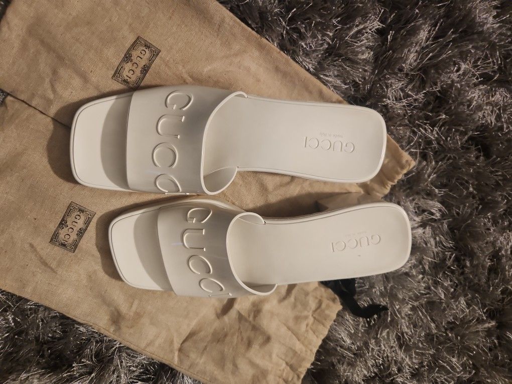 Gucci Women's Rubber Slide Sandal