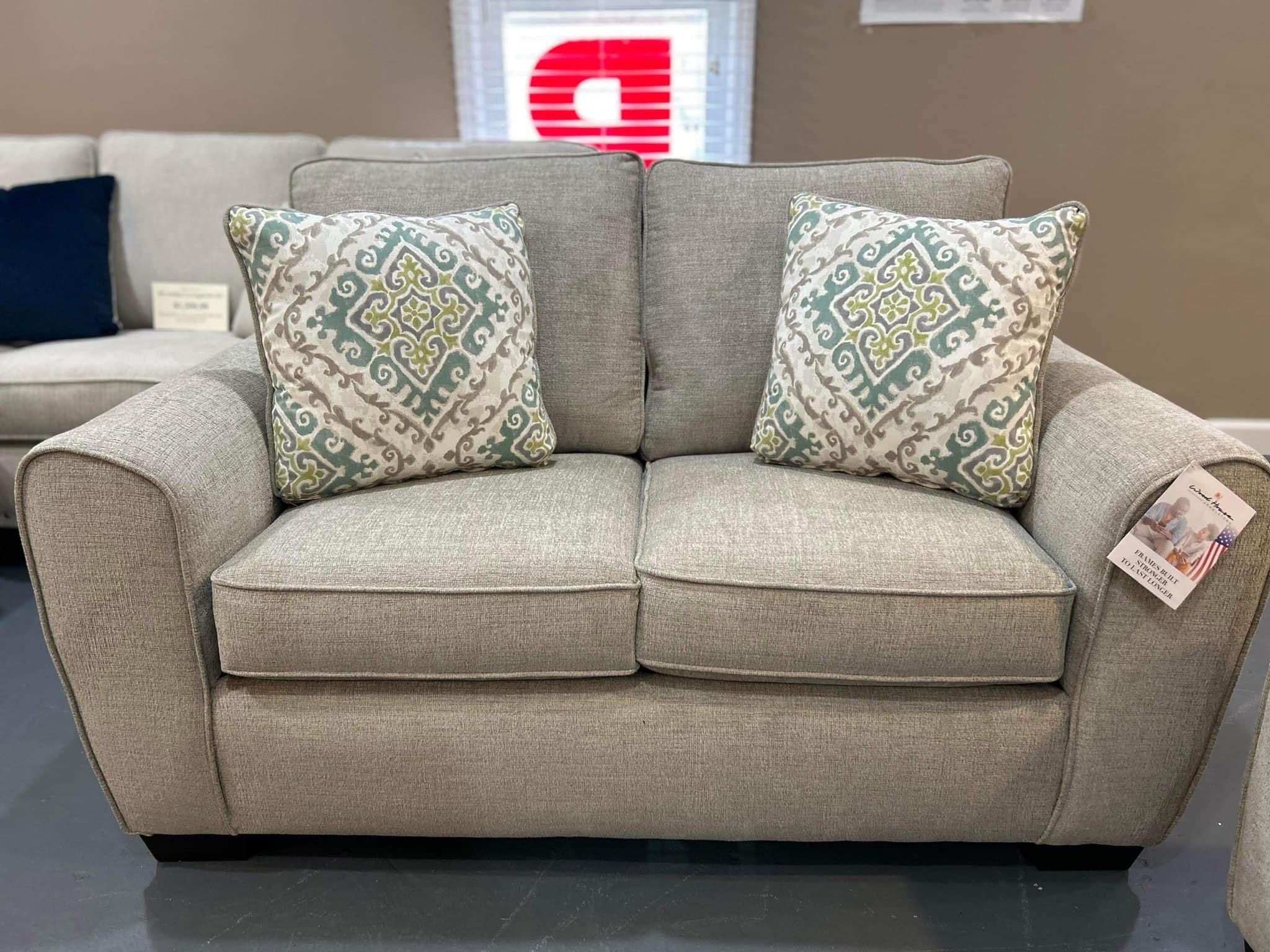 New Woodhouse Uph. Loveseat 