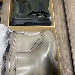 Women’s Rain Boots Size 10