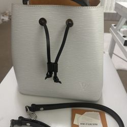 AUTHENTIC Louis Vuitton NeoNoe EPI BLANC SAFRAN