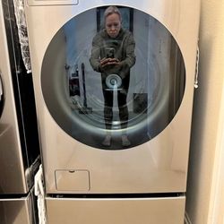 LG washer tower and gas dryer