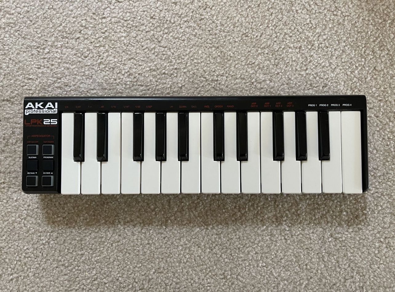 AKAI LPK-25