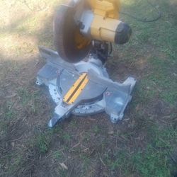 DeWalt Compound Miter Saw