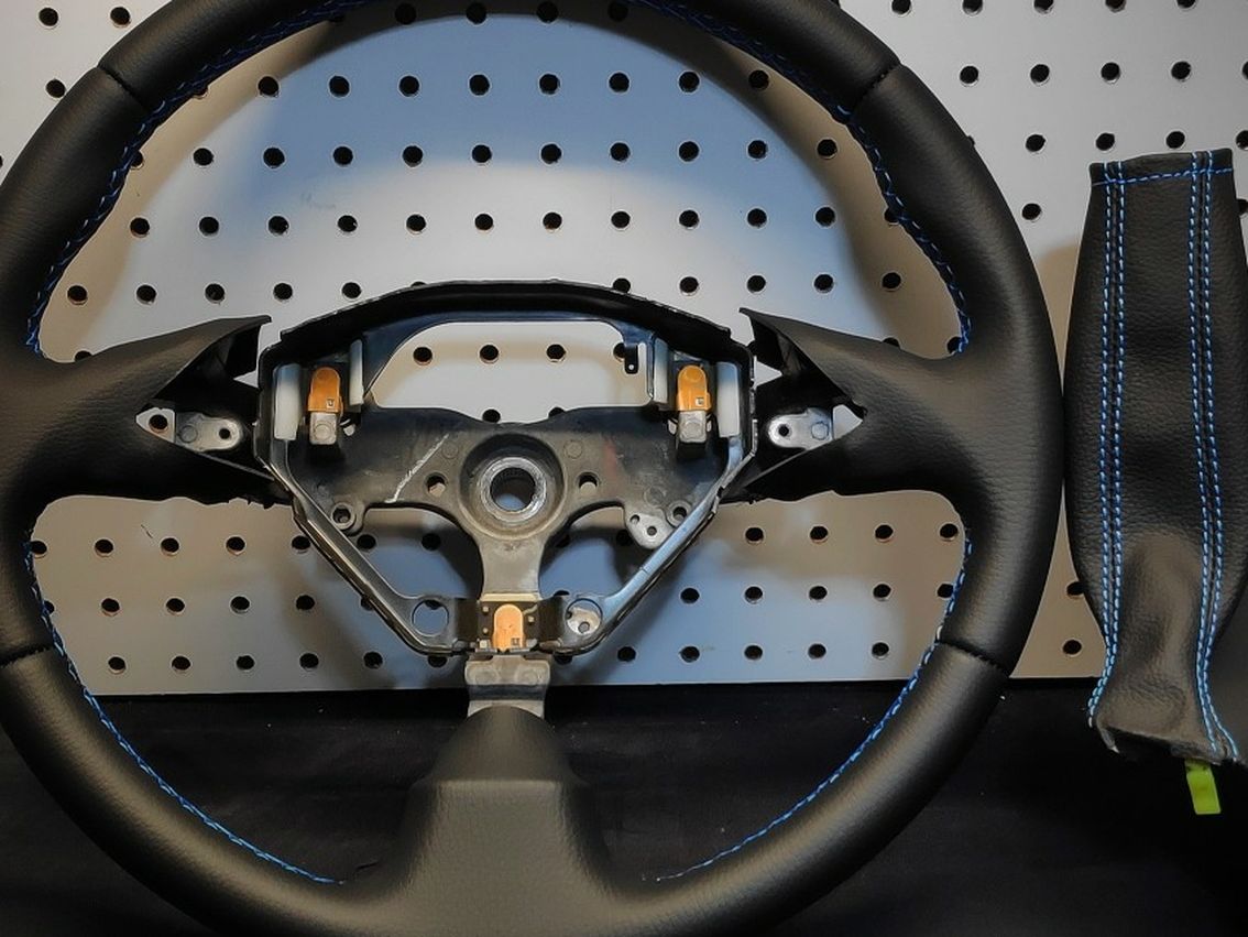 Reupholstered Steering Wheel 2001 - 2005 Lexus is300 Toyota Altezza l