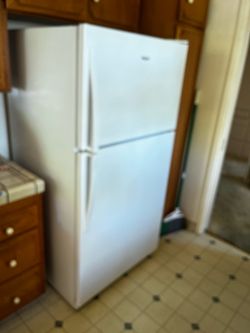 White Top-Freezer Refrigerator