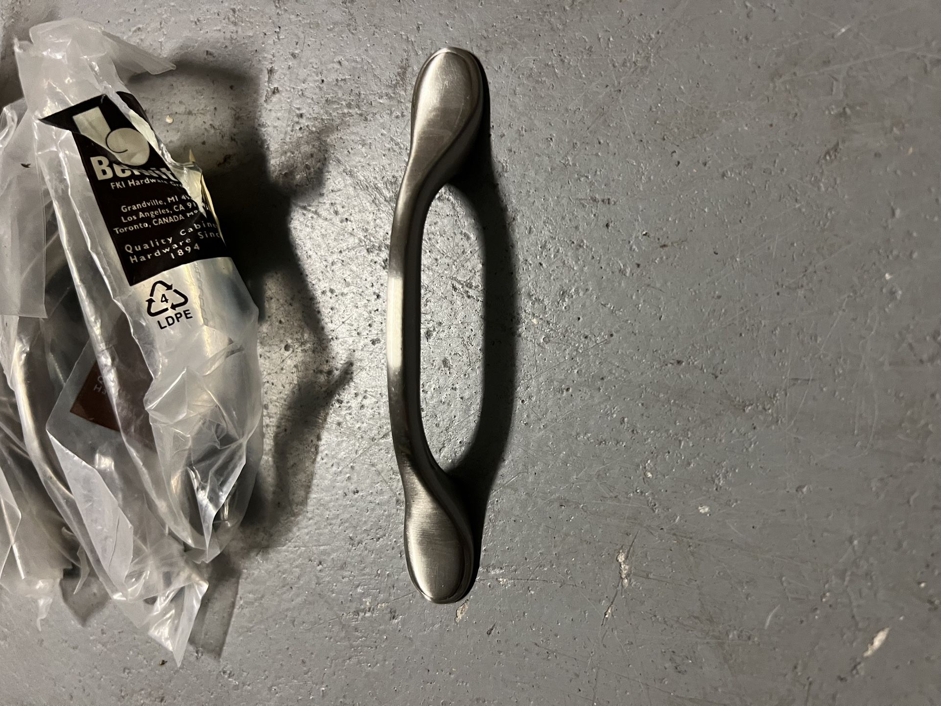 Cabinet / Dresser Knobs - Qty: 24