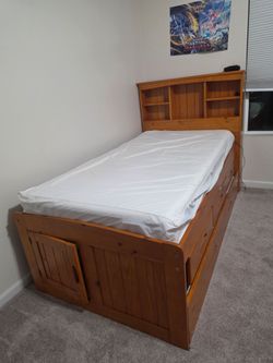 Twin trundle with mattress