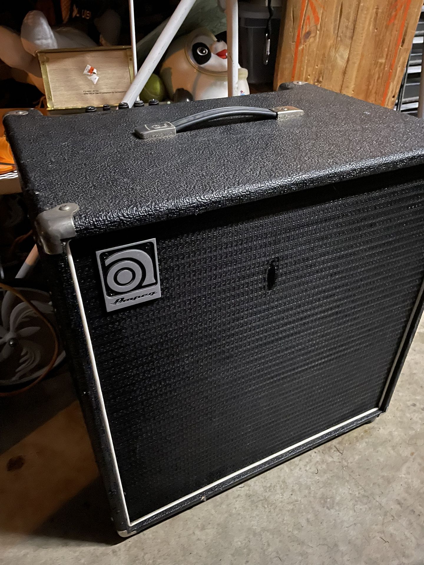Ampeg Venture Guitar Amp 250 Watt Bass Amp Speaker