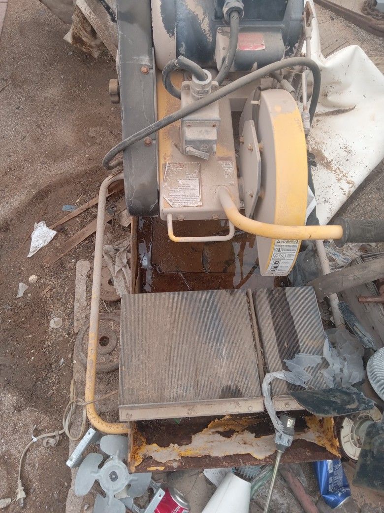 Wet Tile Saw w Stand