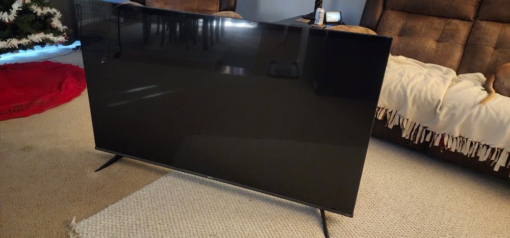 65 INCH HISENSE•ROKU TV