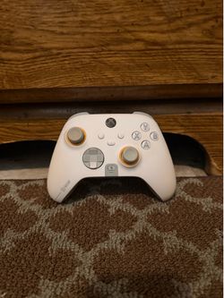 Custom SCUF Xbox Controller – White