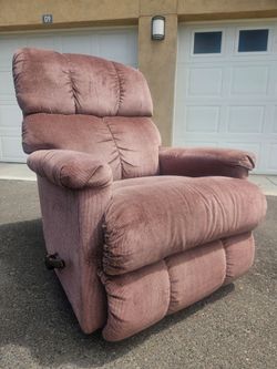 LAZY BOY ROCKER RECLINER CHAIR