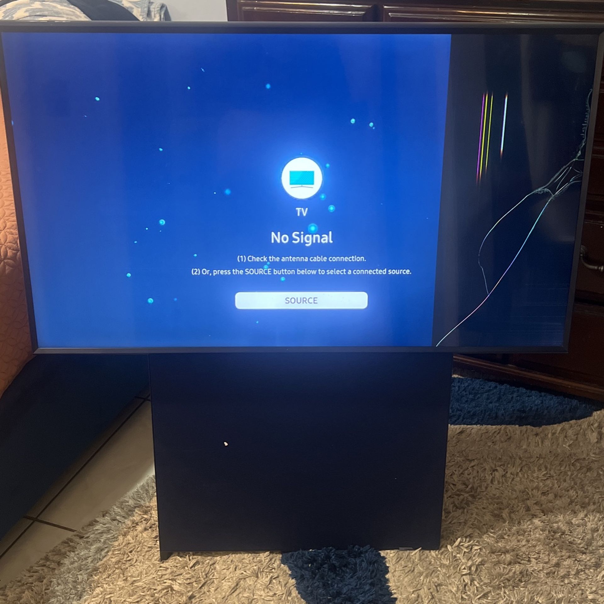 Rotating Tv Cracked Screen Samsung rotating TV cracked screen