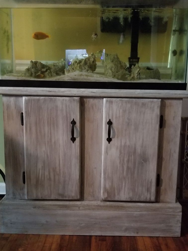 Fishtank and stand