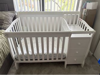 White Crib with Changing Table & 3 Drawer Storage - Like New