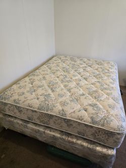 Queen Bed In Great Condition 