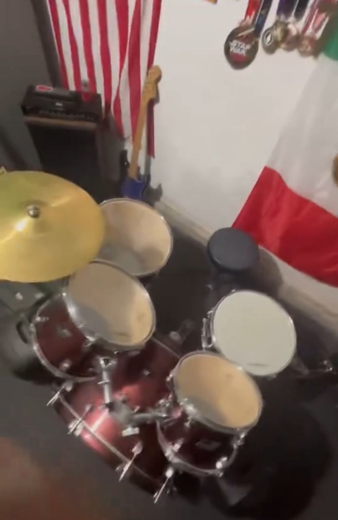 Ludwig 5 Piece Drum Set